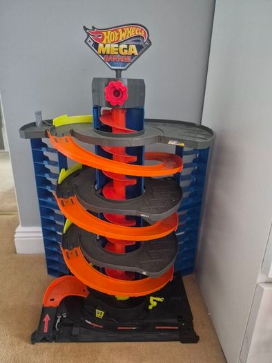 Hot Wheels Mega Garage