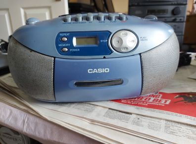 Casio CD Radio Cassette Recorder Model CD-311S, Everything playing perfect, (CD,Radio & Tape Deck) in very good condition