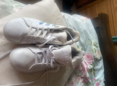 girls white adidas runners