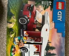 LEGO City Holiday Camper Van 60454 Brand New