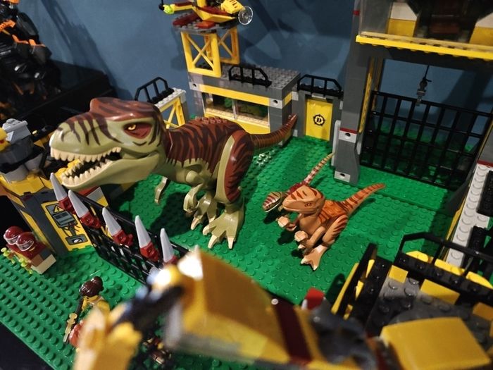 Lego Dino Defense HQ 5887