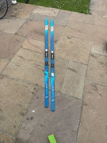 Cross country skis