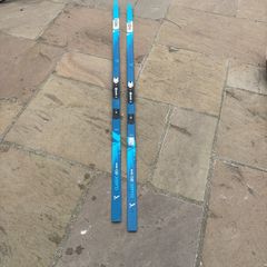 Cross country skis