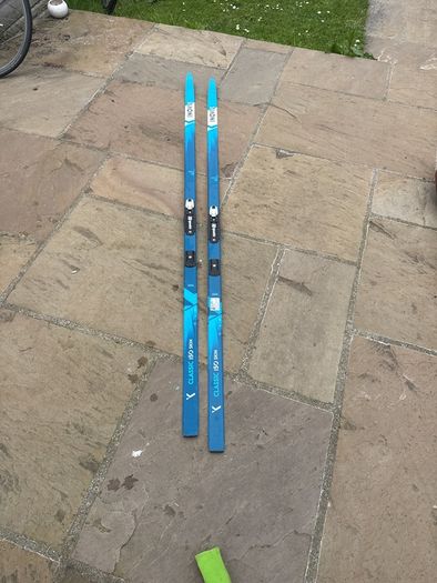 Cross country skis