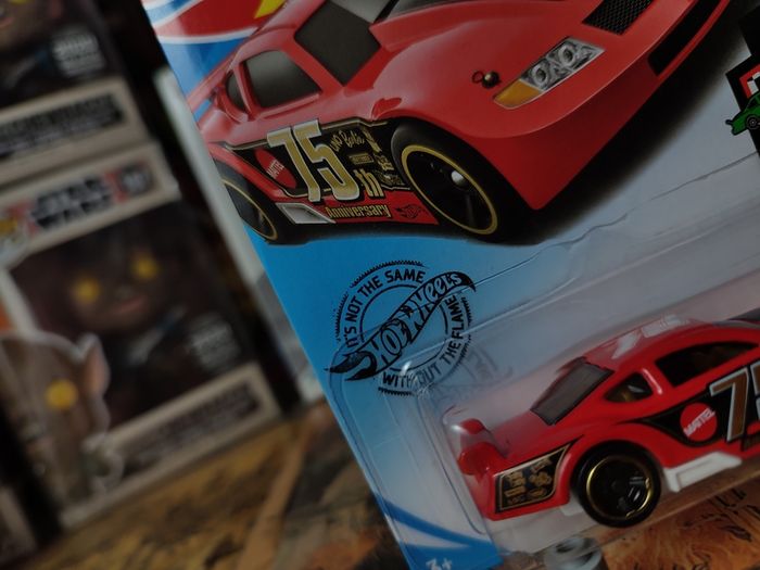 Red Circle Tracker ! Mattel 75th Anniversary ! Hot Wheels ! 2018 ! Mattel !