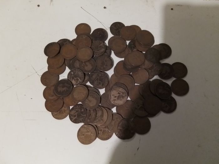 100 UK Pennies.