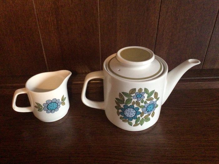 Retro Vintage J&G Meakin Studio Pottery milk jug and Teapot