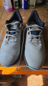 Golf shoes