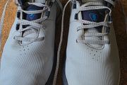 Golf shoes