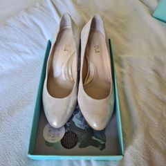 Van-Dal Gold Ladies Heels
