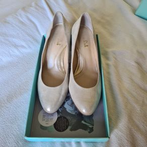 Van-Dal Gold Ladies Heels