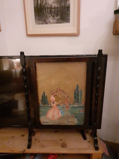 Antique fire guard.