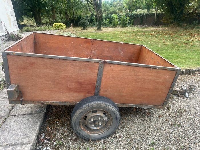 Car trailer