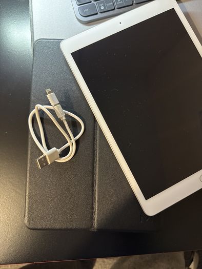 Apple iPad 8th Generation (32GB)