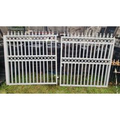 Pair of Entrance Gates 10ft KAS969