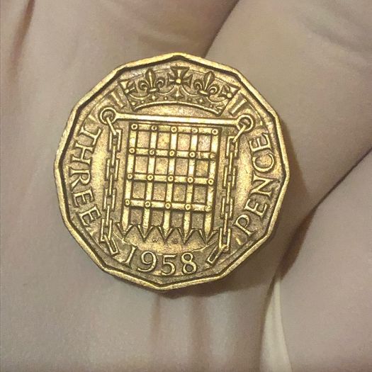 Elizabeth 3 pence x7