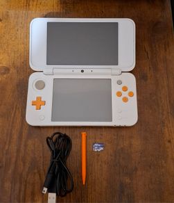 Nintendo New 2DS XL White and Orange
