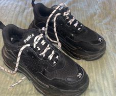 Balenciaga Triple S black