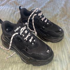 Balenciaga Triple S black