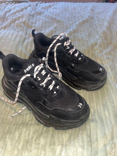 Balenciaga Triple S black