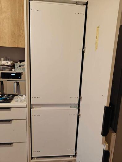 Servis Integrated Fridge Freezer