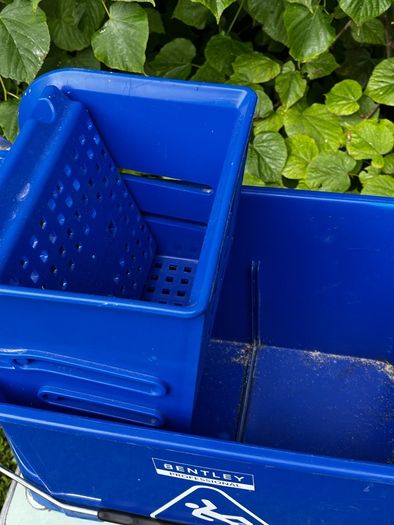Mop bucket