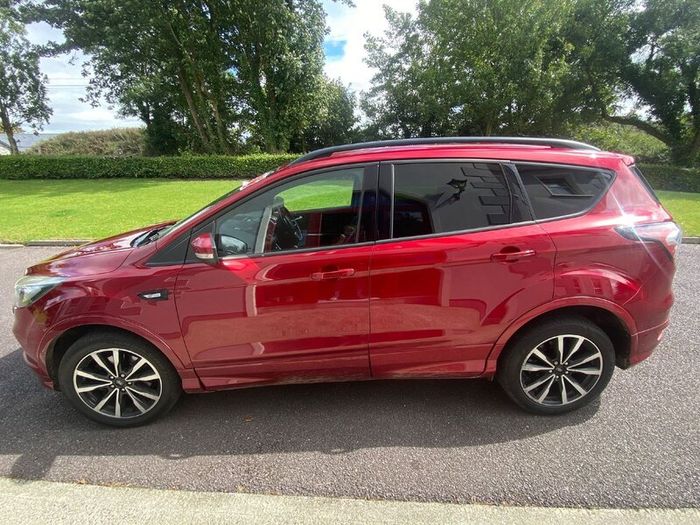 Ford Kuga 2018 ST line, heated seats & Sun Roof.