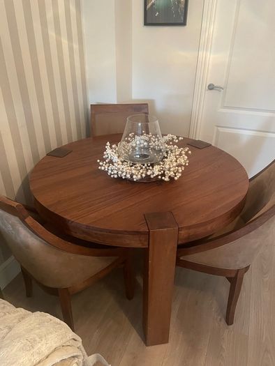 Walnut dining table & 4 velvet chairs