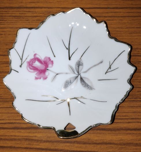 2 leaf shaped with gilt trim porcelain trinket dishes, marked Foreign