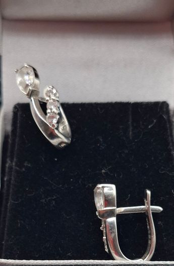 14 ct white gold earrings