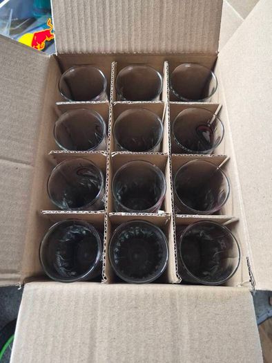 24 Birra Moretti half pint glasses