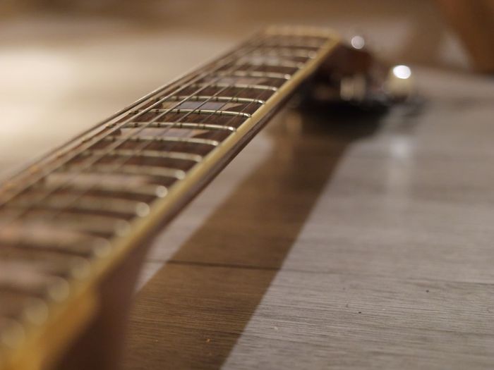 Modded [Ragnarok + Evertune] 1982 Gibson Les Paul 30th Anniversary Goldtop