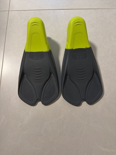 Speedo fins (kids) Size UK 2-3