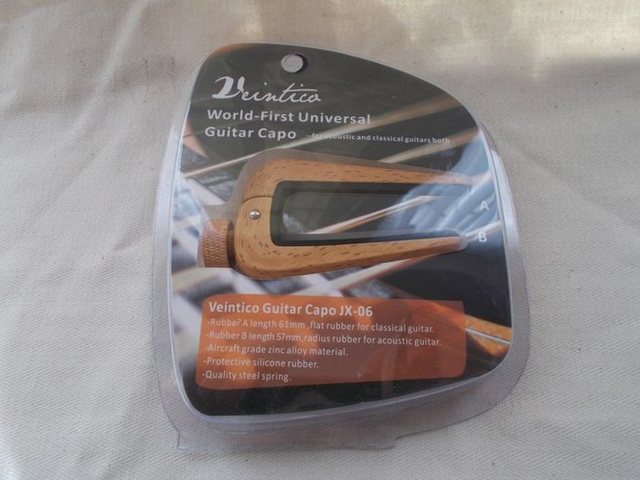 Veintico Universal Guitar Capo (Acoustic/Classical)