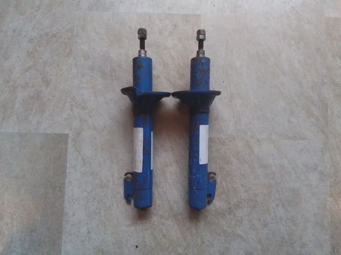 2.Ford Escort Mk3 Front Suspension Struts.