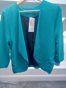 Beautiful Top, teal, size 40, brand new
