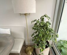 Standard floor lamp