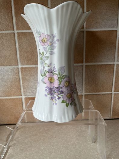 Royal Tara 9" Vase Irish Blossom as New