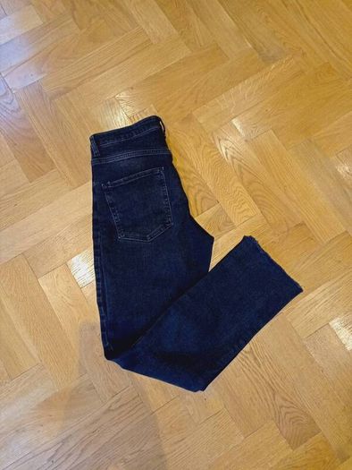Zara Cropped Jeans