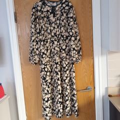 Dunnes Stores Black/White  Dress. Size - Medium - 12- 14.B.N.W.T