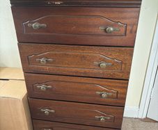 Chest of drawers