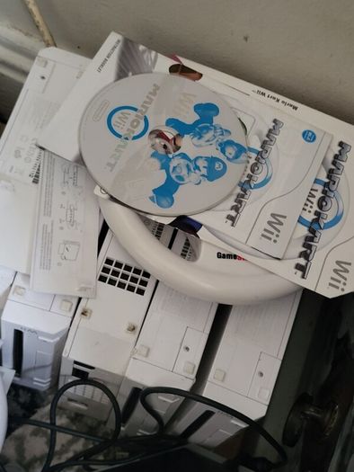 Wii Bundle. Fast Sale No Room