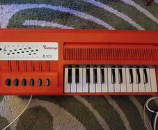 Bontempi B103 vintage fan / chord organ keyboard - BROKEN