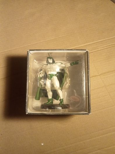 eaglemoss  figure collection