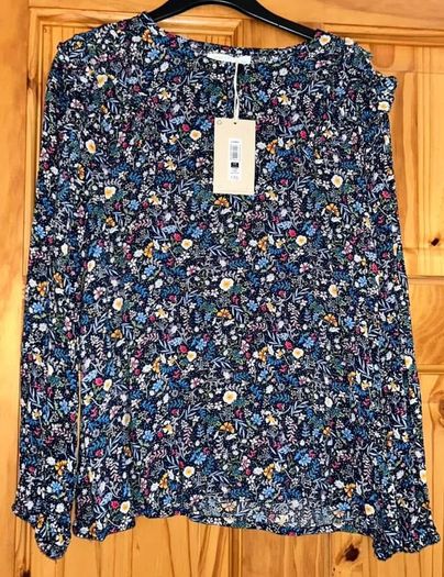 Bnwt age 9-10 leigh tucker willow light top