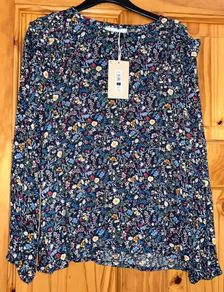 Bnwt age 9-10 leigh tucker willow light top