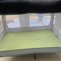 Baby travel cot