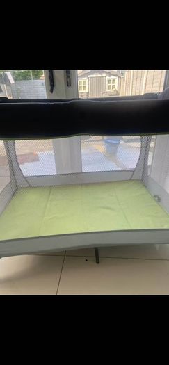 Baby travel cot