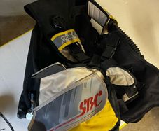 Scuba gear: BCD, Reg (incl octopus), dive computer and cyclinder