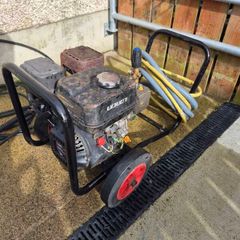 LONCIN COMET 7HP 2200psi POWER WASHER  very good pressure 25 foot of hozen and gun it has gearbox and comet pump start, easy runs, perfect.